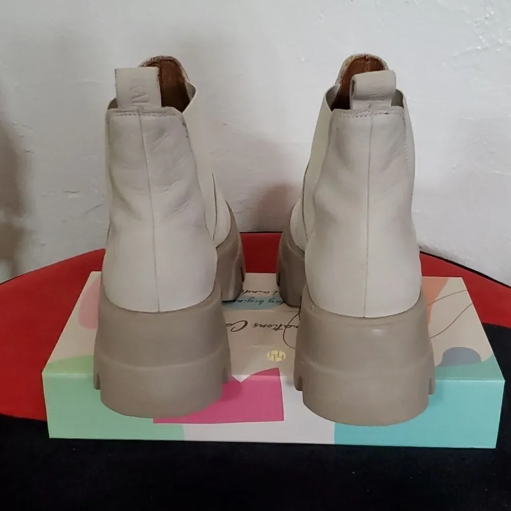 Revolve Toral Mara Boots in Igloo with Chunky Rubber Platform Size 39